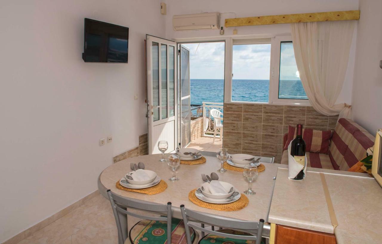 Chara'S Sea View House Leilighet Haraki Eksteriør bilde